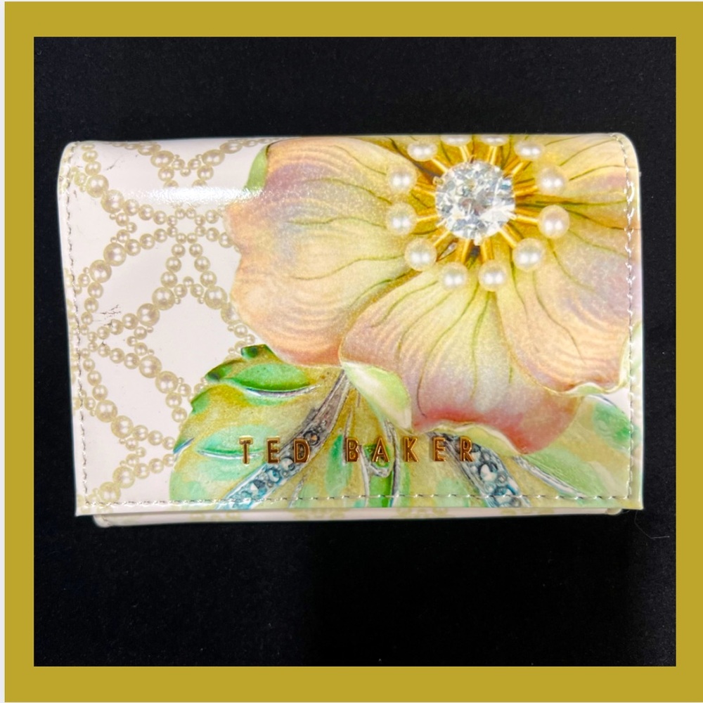 BRAND NEW! Ted Baker London floral- pink & white small wallet.